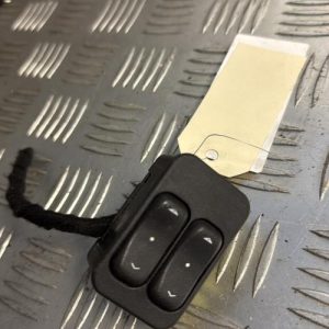 Interrupteur de leve vitre avant gauche OPEL CORSA C PHASE 1 Essence - Image 1