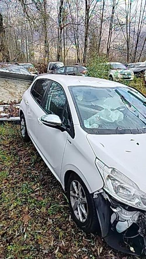 Aerateur tableau de bord avant droit PEUGEOT 208 1 PHASE 1 Diesel - Image 4