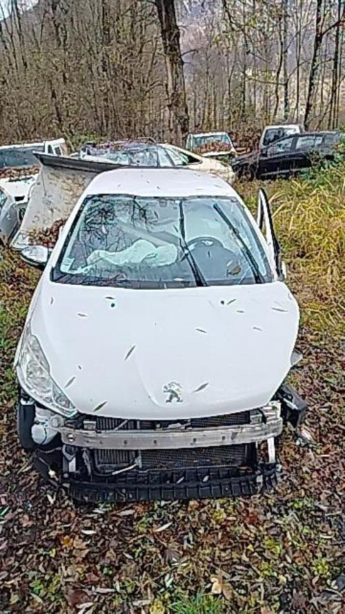 Aerateur tableau de bord avant droit PEUGEOT 208 1 PHASE 1 Diesel - Image 5