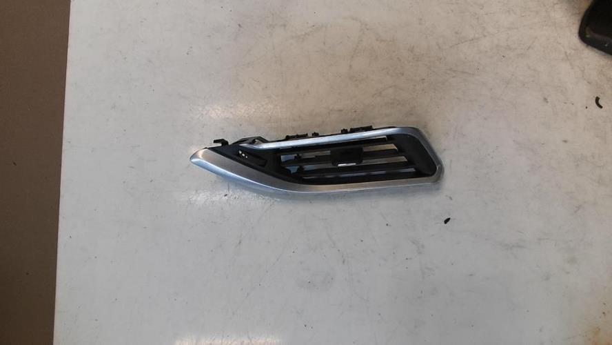 Aerateur tableau de bord avant droit PEUGEOT 208 1 PHASE 2 Essence - Image 1