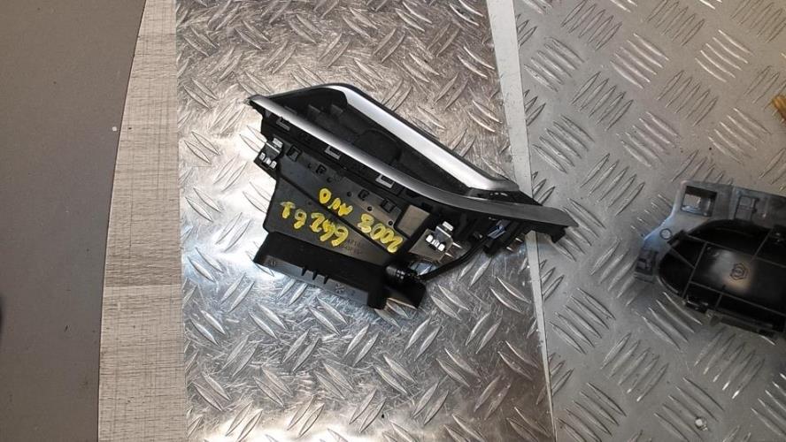 Aerateur tableau de bord avant droit PEUGEOT 2008 1 PHASE 1 Diesel - Image 1