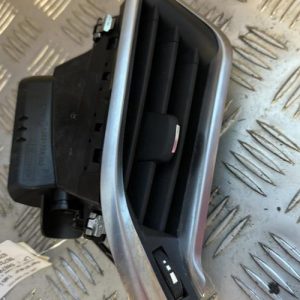 Aerateur tableau de bord avant droit PEUGEOT 208 1 PHASE 2 Essence - Image 1