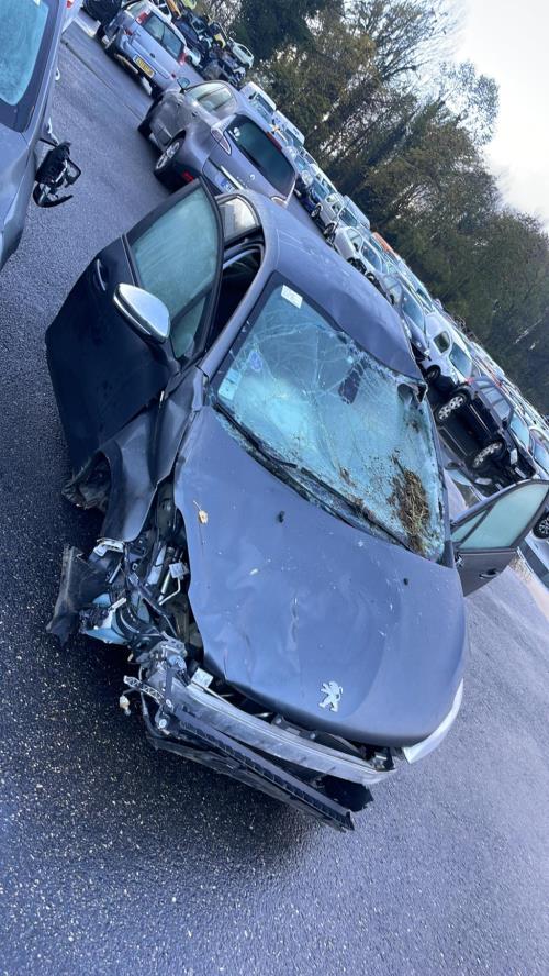 Aerateur tableau de bord avant droit PEUGEOT 208 1 PHASE 2 Essence - Image 2