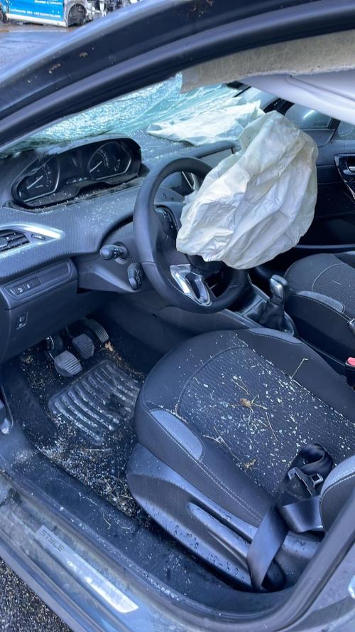 Aerateur tableau de bord avant droit PEUGEOT 208 1 PHASE 2 Essence - Image 3