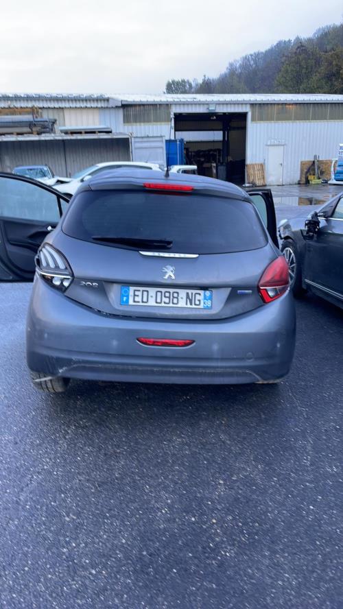 Aerateur tableau de bord avant droit PEUGEOT 208 1 PHASE 2 Essence - Image 4