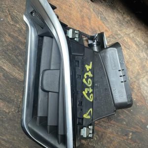 Aerateur tableau de bord avant droit PEUGEOT 208 1 PHASE 1 Diesel - Image 1