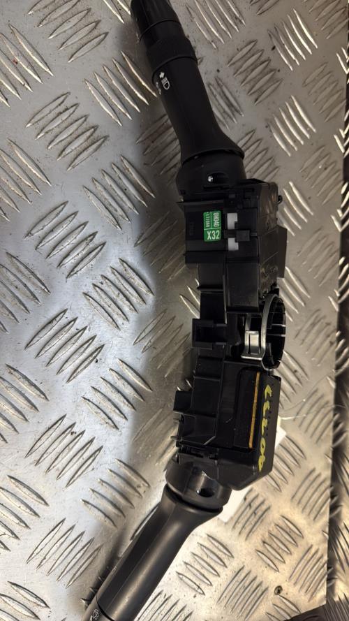 Commodo phare PEUGEOT 108 Essence - Image 4