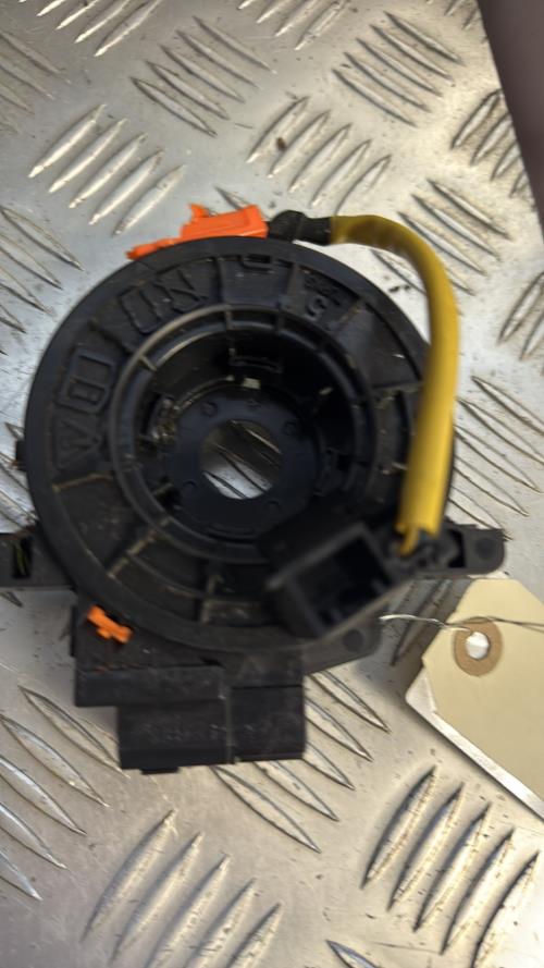 Contacteur tournant PEUGEOT 107 PHASE 2 Essence - Image 1