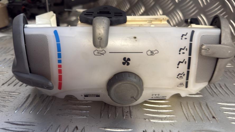 Commande chauffage PEUGEOT 107 PHASE 2 Essence - Image 1