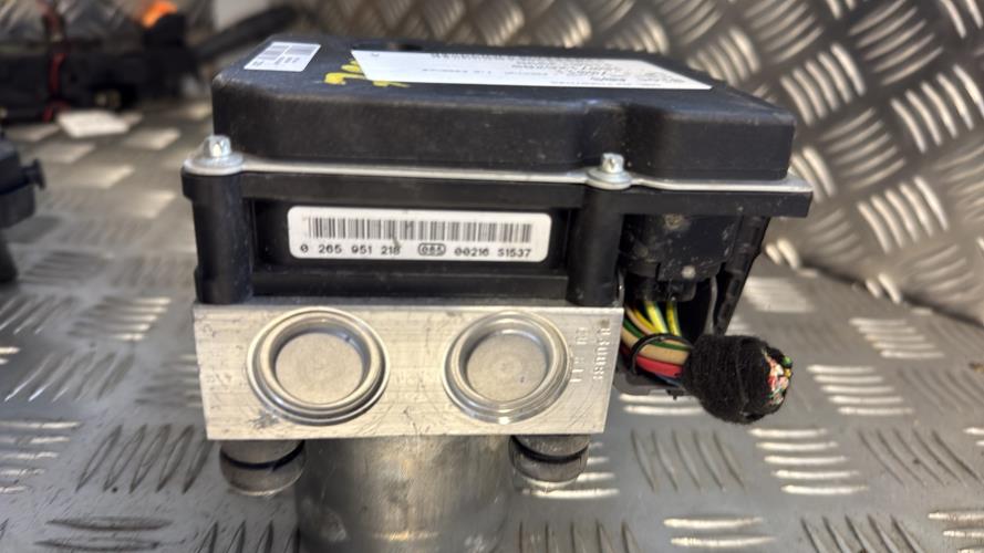 Bloc ABS (freins anti-blocage) PEUGEOT 308 1 PHASE 1 Essence - Image 2