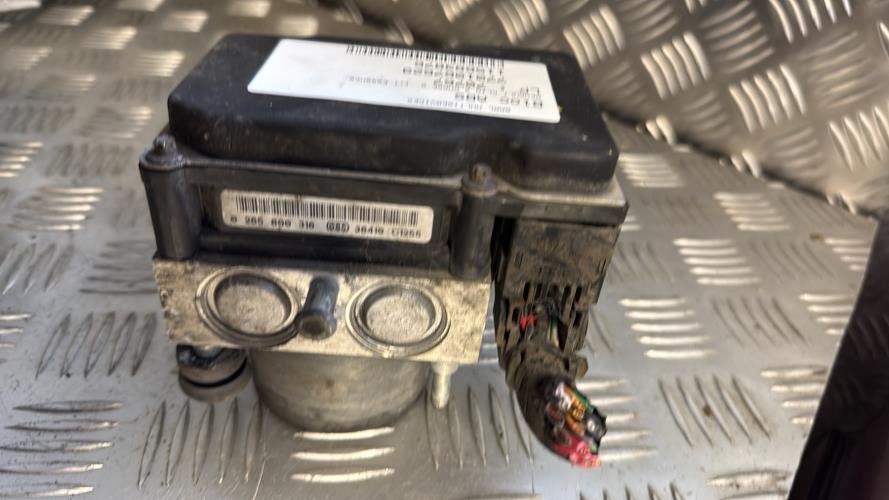 Bloc ABS (freins anti-blocage) RENAULT CLIO 2 PHASE 2 Essence - Image 1