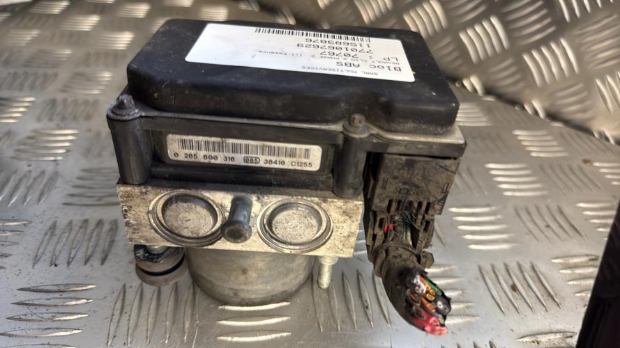Bloc ABS (freins anti-blocage) RENAULT CLIO 2 PHASE 2 Essence - Image 2