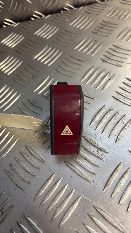 Bouton de warning OPEL CORSA C PHASE 1 Essence - Image 1