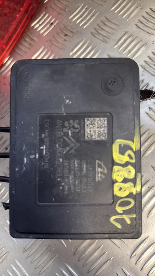 Bloc ABS (freins anti-blocage) PEUGEOT 208 1 PHASE 2 Diesel - Image 2