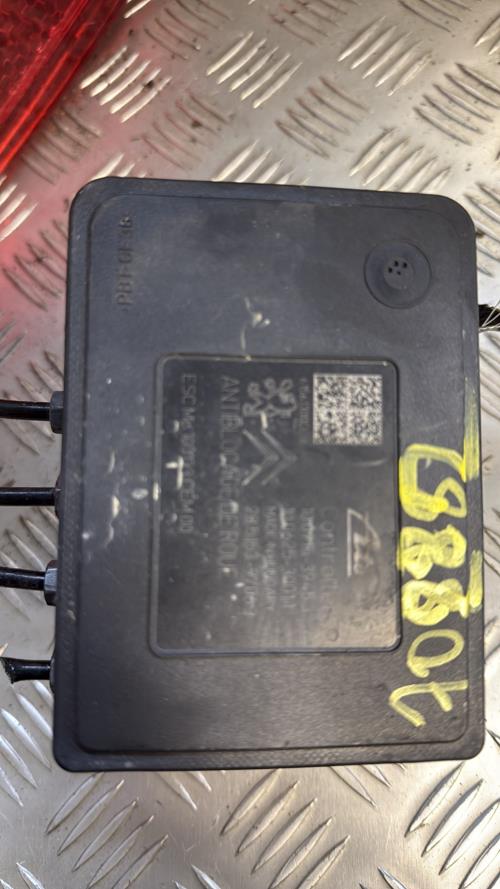 Bloc ABS (freins anti-blocage) PEUGEOT 208 1 PHASE 2 Diesel - Image 3