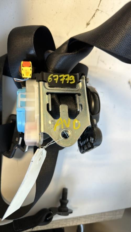 Ceinture avant droit MERCEDES CLASSE A 176 PHASE 2 Diesel - Image 3