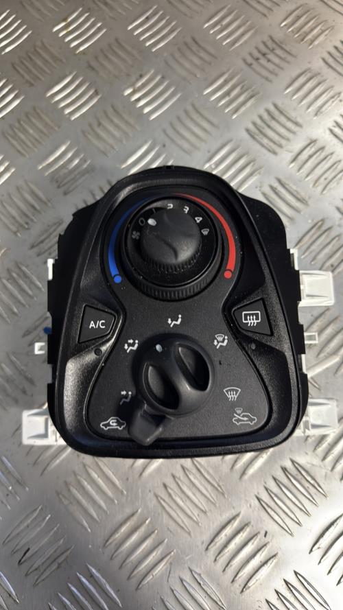 Commande chauffage PEUGEOT 108 Essence - Image 1