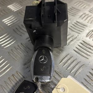 Neiman MERCEDES CLASSE A 176 PHASE 1 Essence - Image 1