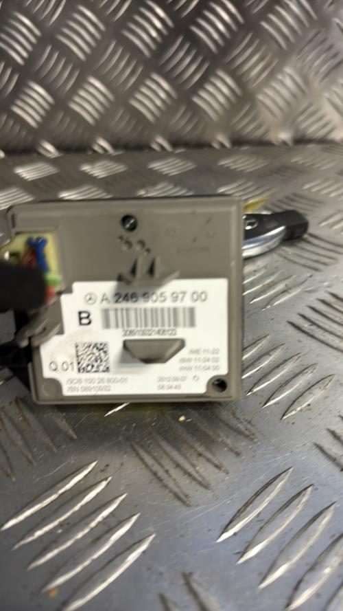 Neiman MERCEDES CLASSE A 176 PHASE 1 Essence - Image 4