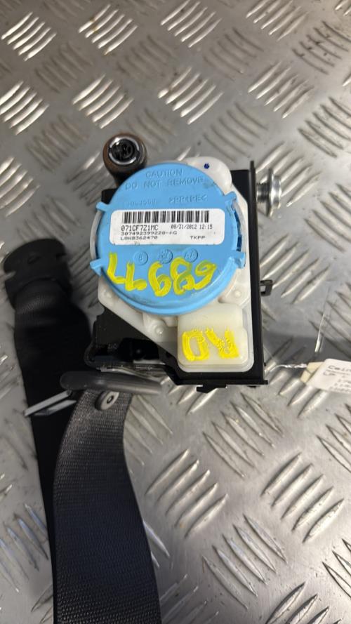 Ceinture arriere droit MERCEDES CLASSE A 176 PHASE 1 Essence - Image 1