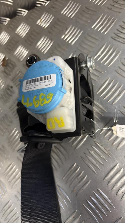 Ceinture arriere droit MERCEDES CLASSE A 176 PHASE 1 Essence - Image 3