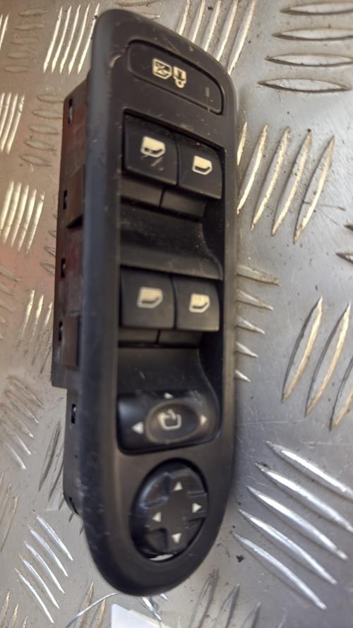Interrupteur de leve vitre avant gauche PEUGEOT 308 1 PHASE 1 Essence - Image 2