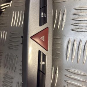 Bouton de warning PEUGEOT 308 1 PHASE 1 Essence - Image 1