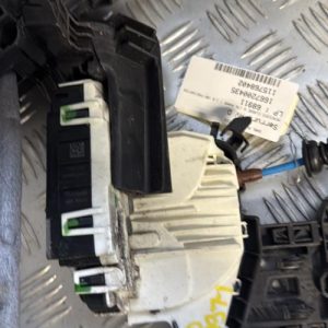 Serrure avant droit MERCEDES CLASSE A 176 PHASE 1 Essence - Image 1