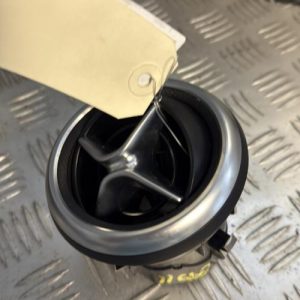 Aerateur tableau de bord MERCEDES CLASSE A 176 PHASE 1 Essence - Image 1