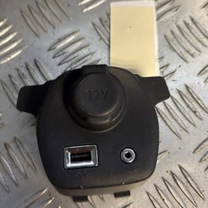 Prise port USB PEUGEOT 108 Essence - Image 1