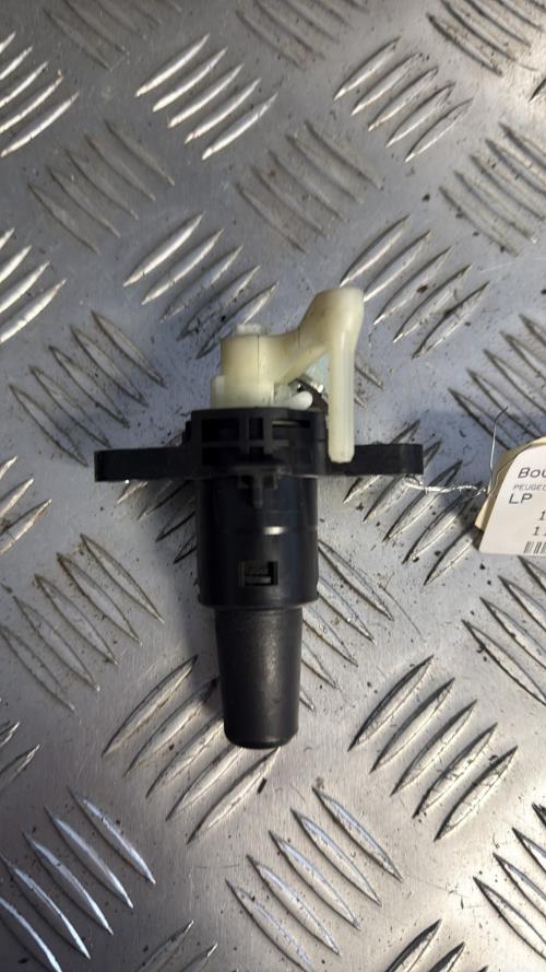 Bouton de coffre PEUGEOT 108 Essence - Image 2