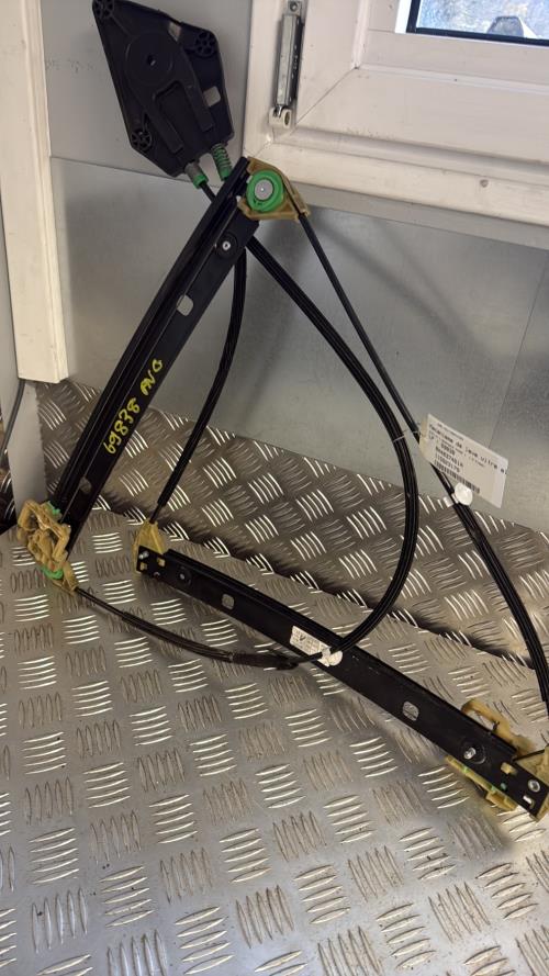 Mecanisme de leve vitre electrique avant gauche AUDI A1 1 SPORTBACK PHASE 1 Diesel - Image 1