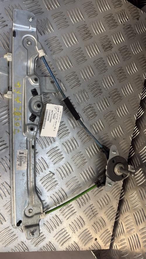 Leve vitre mecanique arriere gauche PEUGEOT 208 1 PHASE 2 Diesel - Image 1