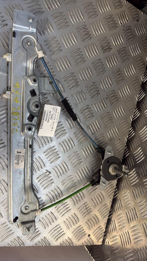 Leve vitre mecanique arriere gauche PEUGEOT 208 1 PHASE 2 Diesel - Image 4