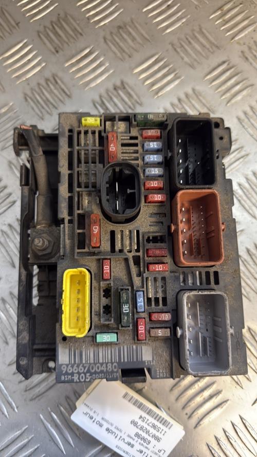 Boitier servitude moteur (BSM) PEUGEOT PARTNER 2 PHASE 1 Diesel - Image 3