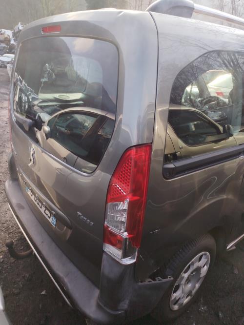 Boitier servitude moteur (BSM) PEUGEOT PARTNER 2 PHASE 1 Diesel - Image 7