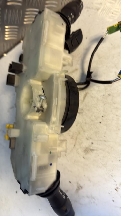 Com (Bloc Contacteur Tournant+Commodo Essuie Glace+Commodo Phare) RENAULT MEGANE 3 PHASE 1 BREAK Diesel - Image 3