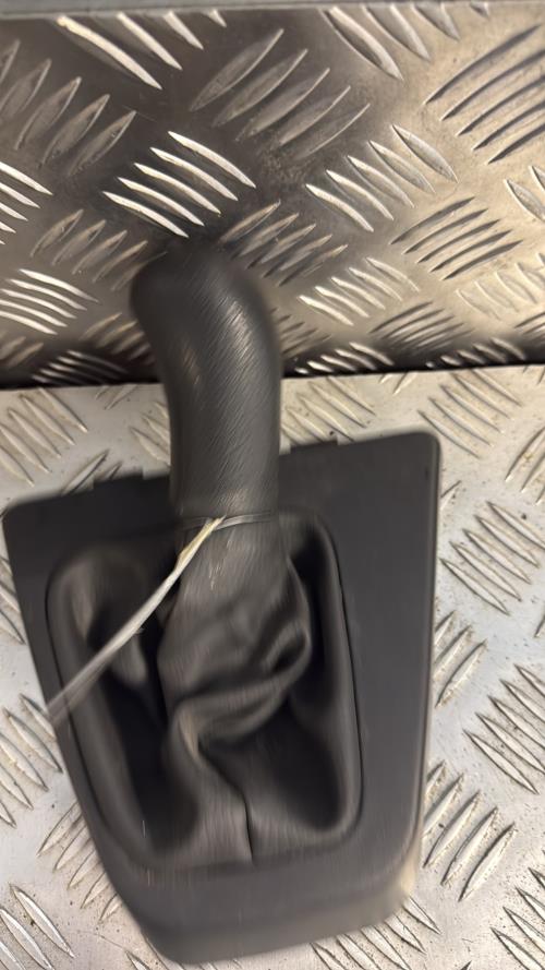 Pommeau de vitesses DACIA LODGY PHASE 1 Essence - Image 2