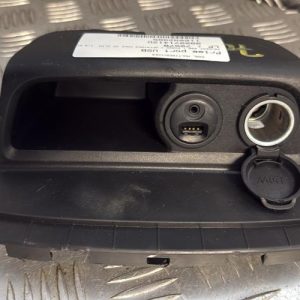 Prise port USB PEUGEOT 208 1 PHASE 1 Diesel - Image 1
