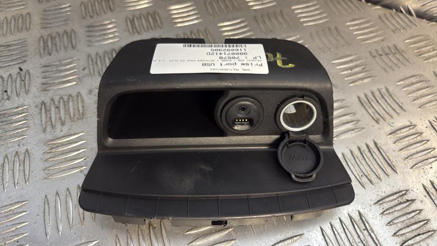 Prise port USB PEUGEOT 208 1 PHASE 1 Diesel - Image 3