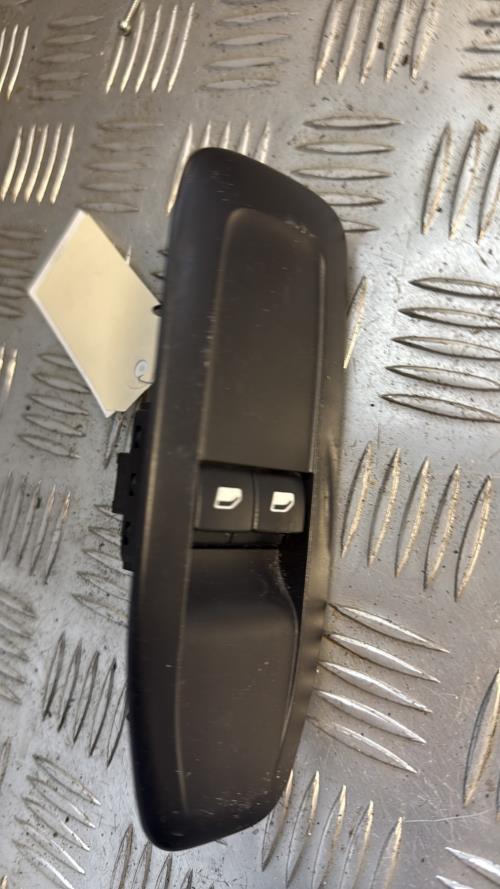 Interrupteur de leve vitre avant gauche PEUGEOT 208 1 PHASE 2 Diesel - Image 3