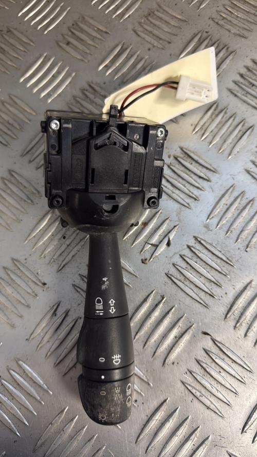 Commodo phare DACIA DUSTER 1 PHASE 2 Essence - Image 1