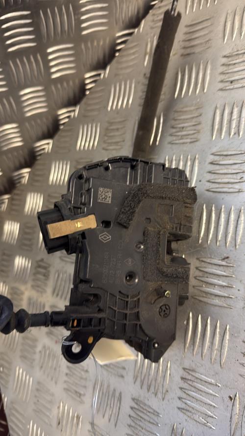 Serrure arriere droit RENAULT CLIO 4 PHASE 1 Diesel - Image 2