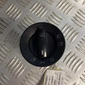 Commande de phare VOLKSWAGEN POLO 4 PHASE 2 Diesel - Image 1