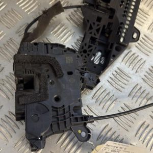 Serrure avant gauche RENAULT CLIO 4 PHASE 1 Diesel - Image 1