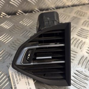 Aerateur tableau de bord PEUGEOT 308 2 SW PHASE 1 BREAK Diesel - Image 1