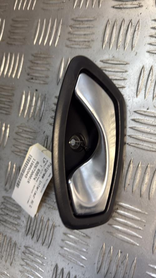 Poignee interieur avant gauche RENAULT CLIO 4 PHASE 1 Diesel - Image 2