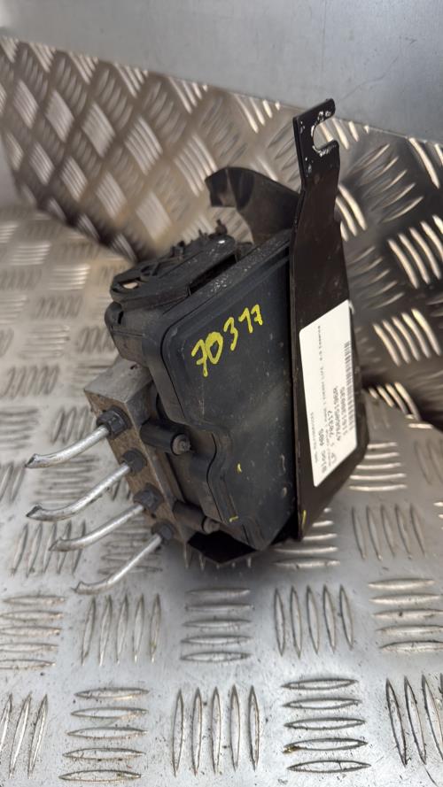 Bloc ABS (freins anti-blocage) RENAULT CAPTUR 1 PHASE 1 Essence - Image 2
