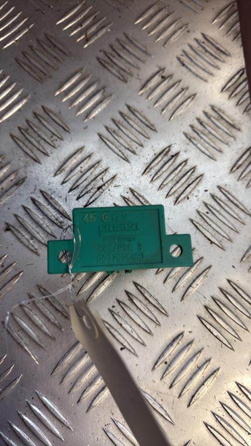 Relais electrique PEUGEOT 806 PHASE 2 Diesel - Image 2