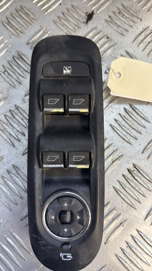 Interrupteur de leve vitre avant gauche FORD MONDEO 3 PHASE 1 Diesel - Image 1